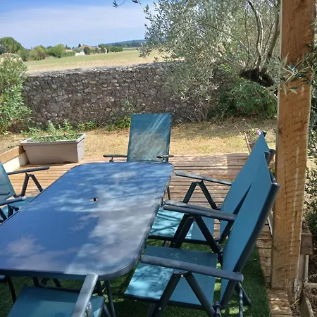 Maison A Louer 度假居 Donzère