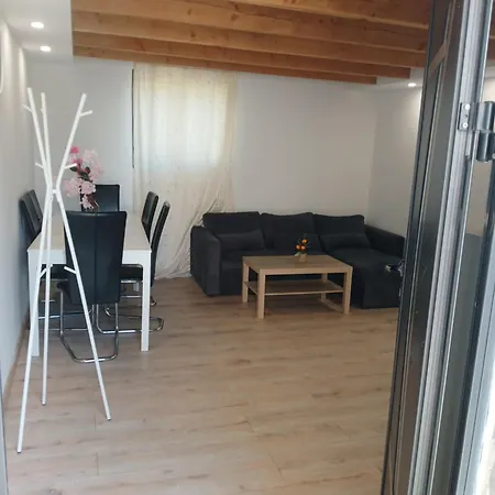 Maison A Louer * Donzère